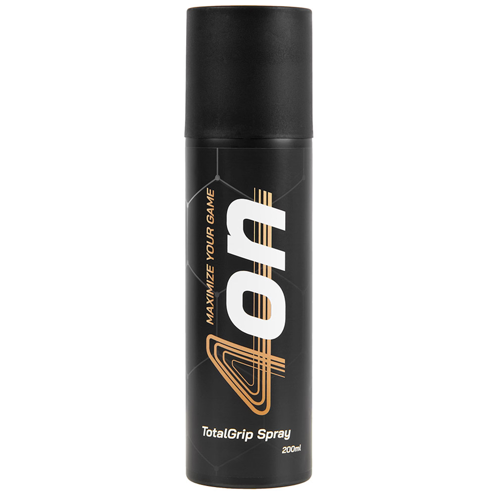 Le total Grip Spray, est un spray pour le grip de votre raquette. Les sensations dans les premières secondes ne sont pas optimum, mais ensuite le gain sur la préhension durant tout le match est indéniable. Cela n'empêche pas d'avoir un poignet éponge pour limiter la descente de la transpiration du bras, mais sur la tenue de la raquette, top ! Adopté !