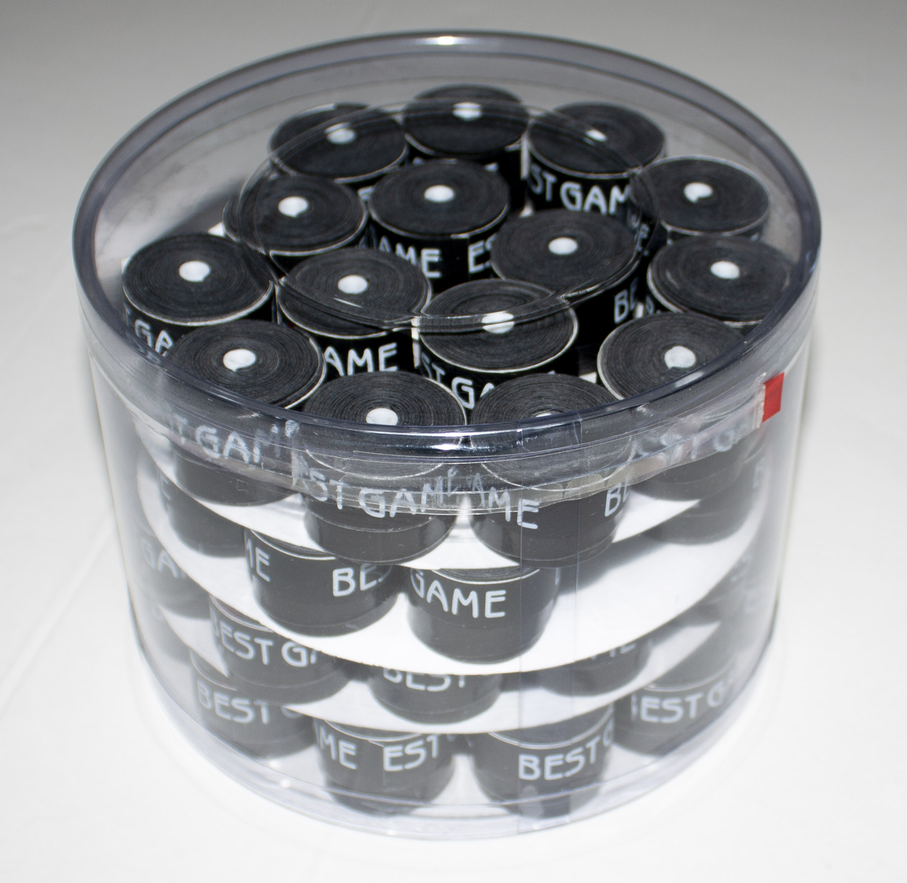 SurGripTack Blanc BESTGAME en boite de 60, un très bon surgrip de plus en plus apprécié. Il possède une épaisseur importante pour un surgrip, un film de protection de chaque coté, une partie autocollante pour facilité la pose au début et le principal un très bon touché et accroche.